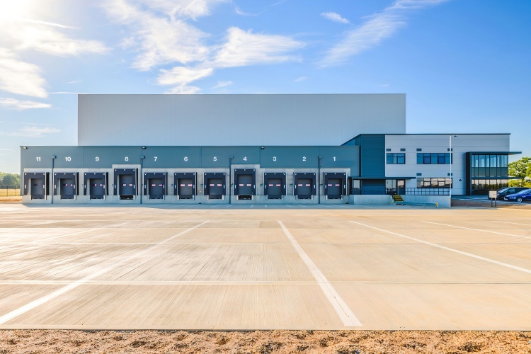 Completed steel structure project tailored for high-capacity warehouse storage